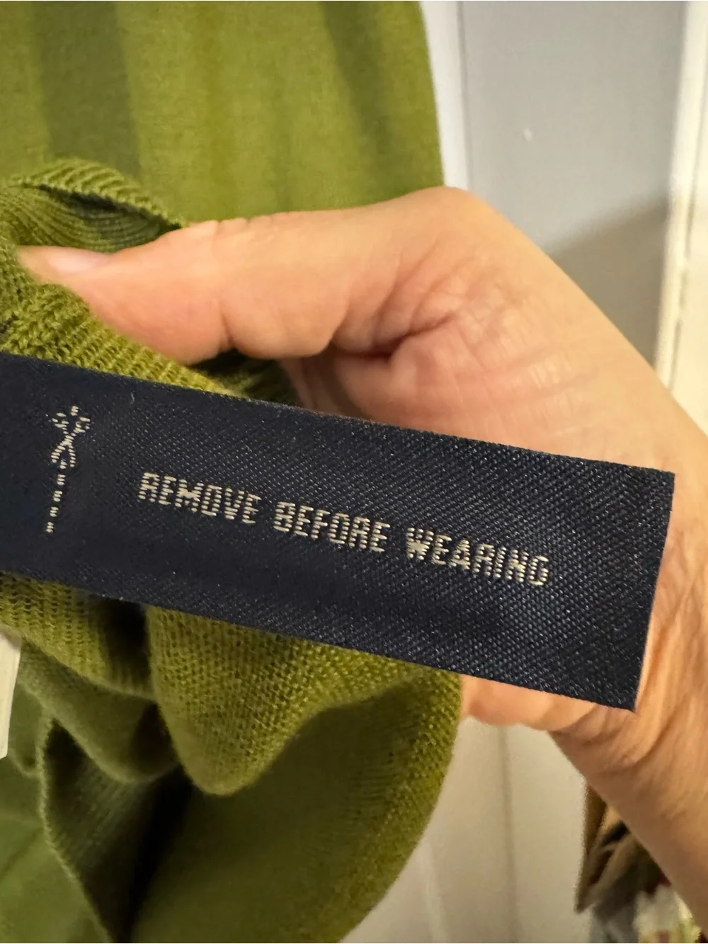 Banana Republic Men XL 100% Merino Wool Sweater Vest Olive Green V Neck
